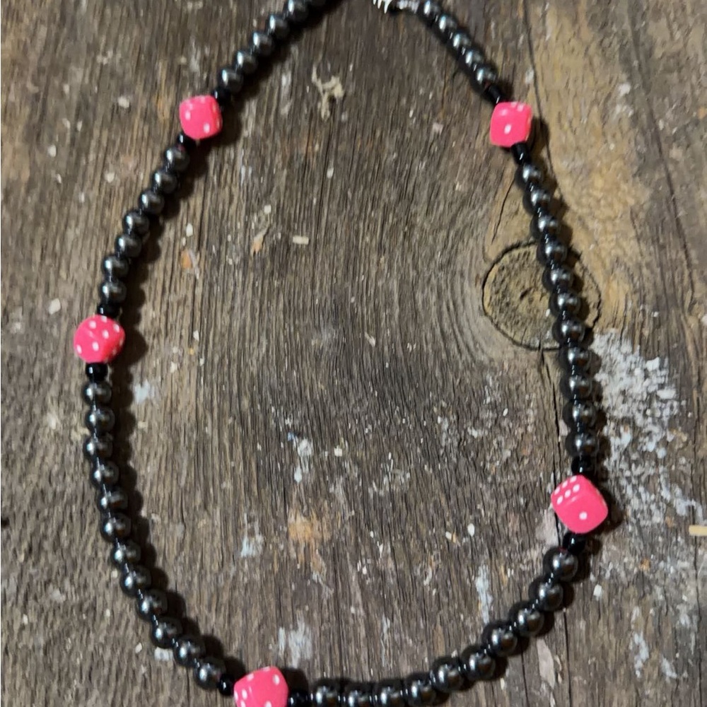 Elegant Black and Pink Beaded Necklace